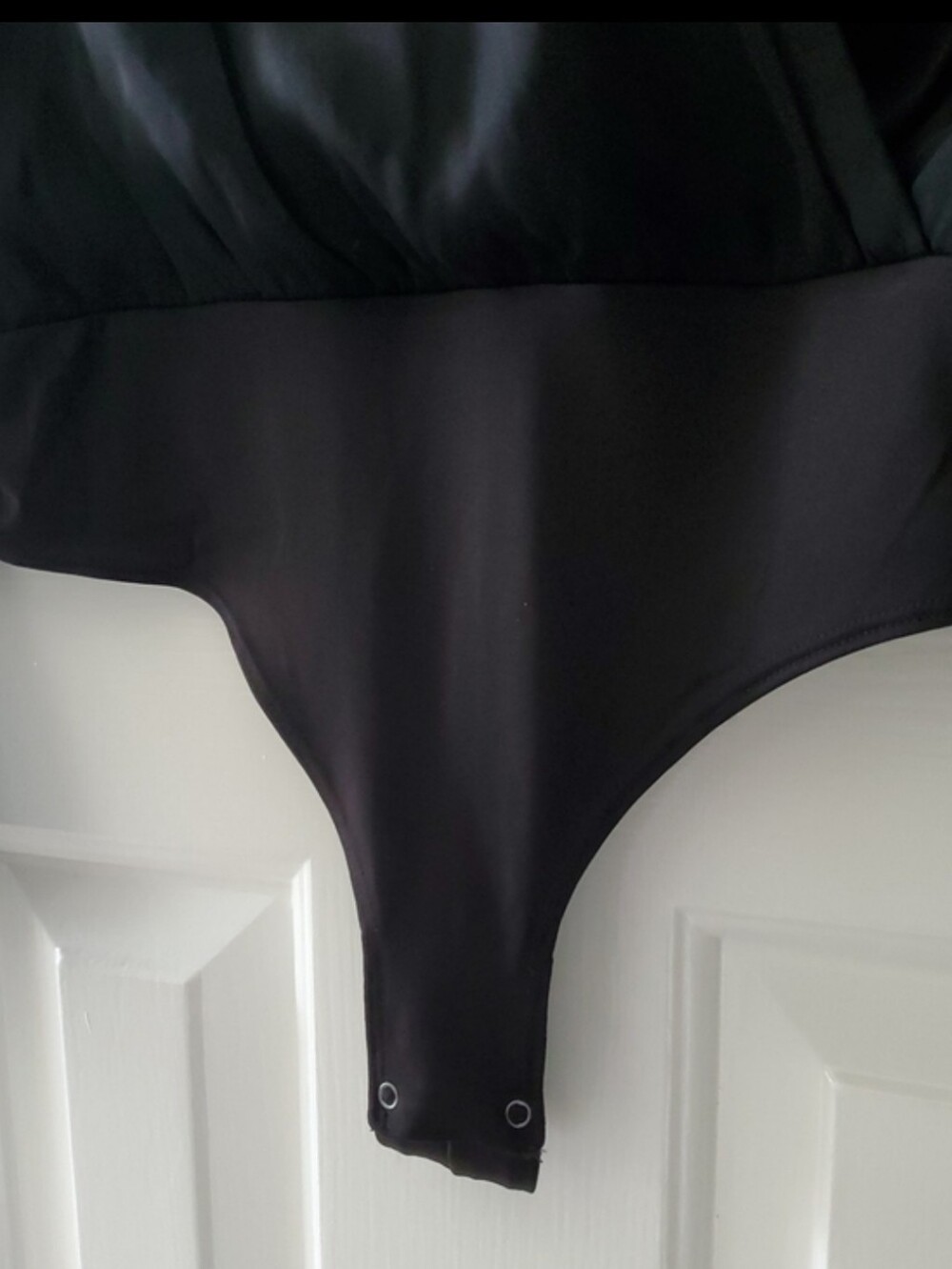 ๐ NWT Quince Washable Stretch Silk Surplice Bodysuit, Black (S) - Picture 14 of 15